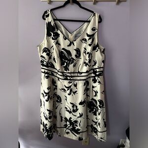 Jessica Howard White Floral Dress Size 22W